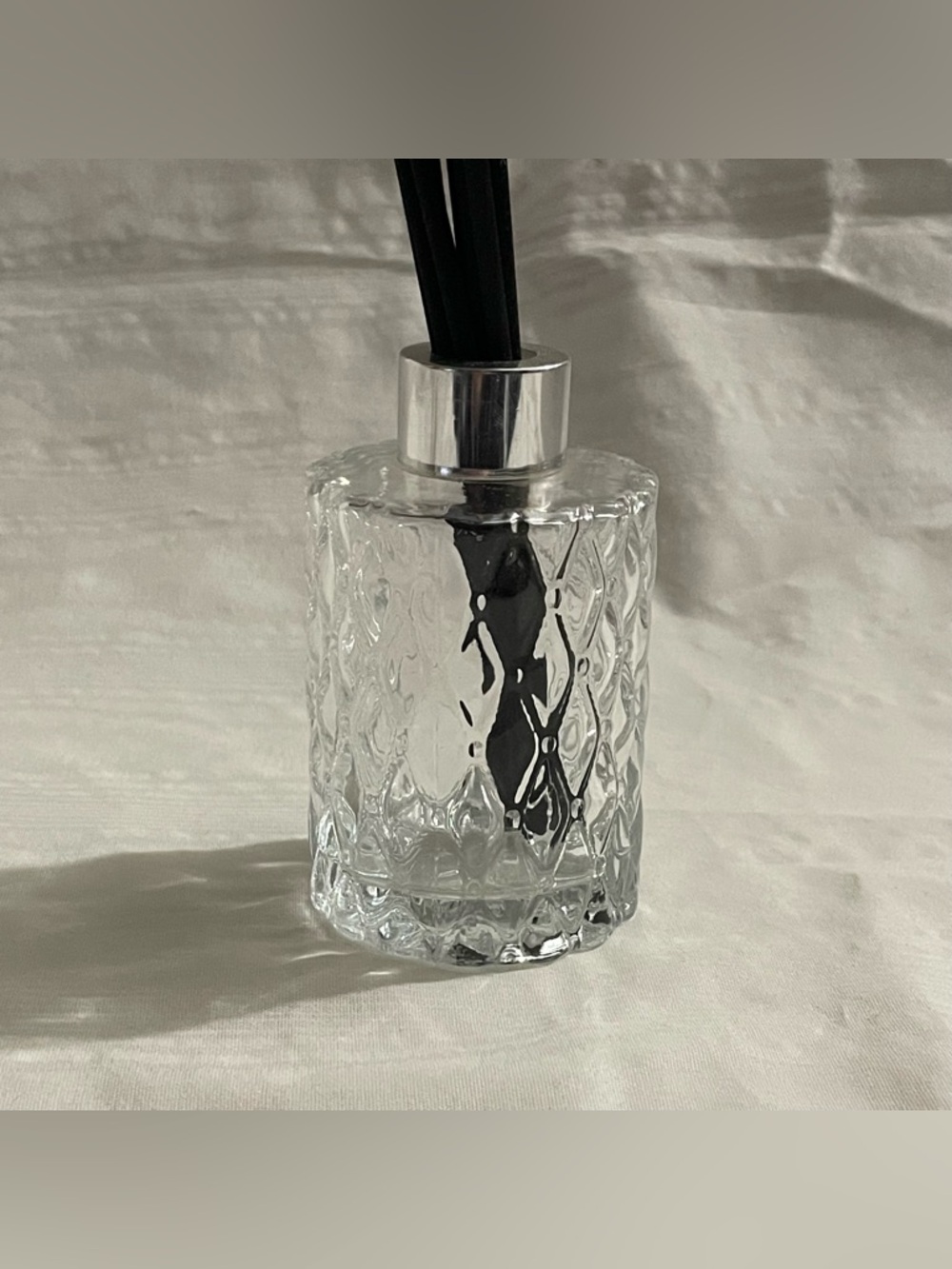 Empty Reed Diffuser Glass Container and 8 Sticks - Picture 3 of 6